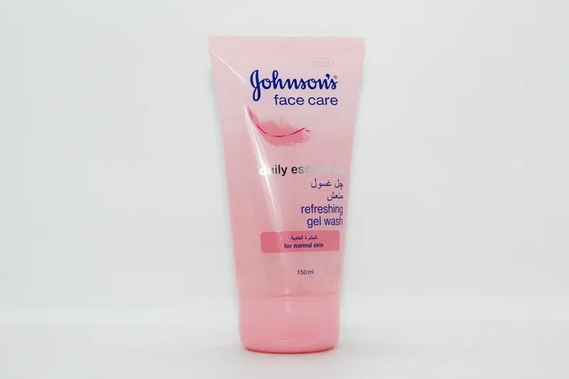 J&J Daily Refreshing Gel Wash 150 Ml