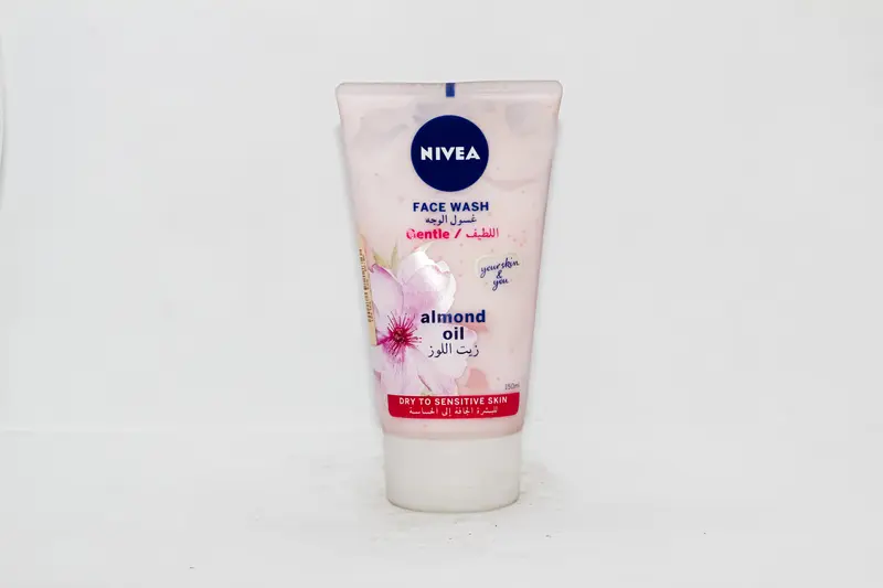 Nivea Gentle Face Dry To Senstive Wash 150 Ml
