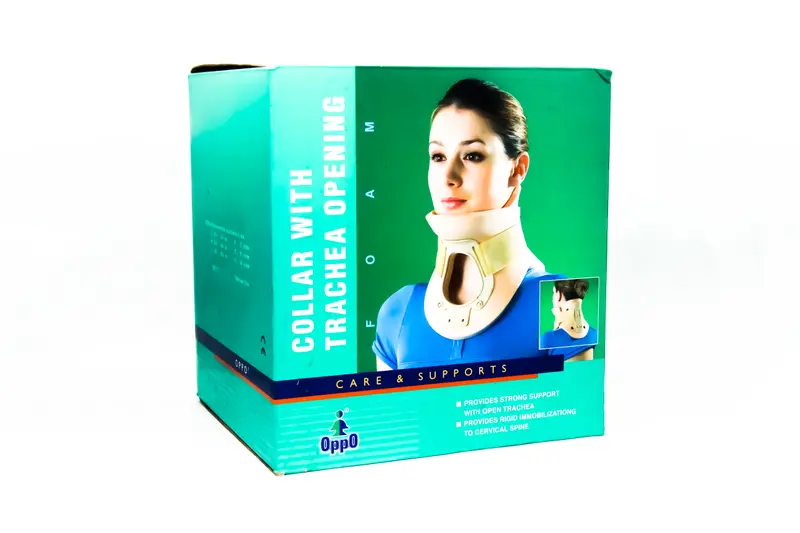 Oppo (M) Cervical Collar W Trachea Opening (4096)
