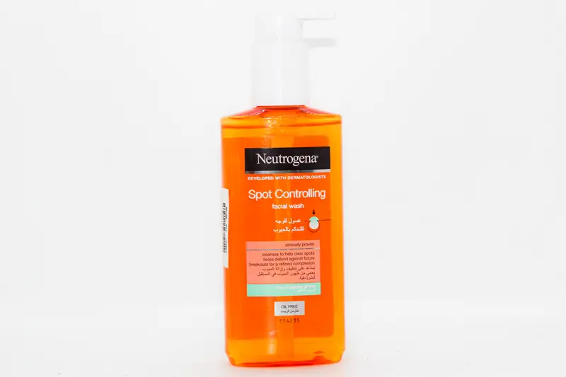 Neutrogena Spot Controling Facial Wash 200 Ml