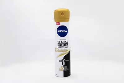 Nivea B&W Silky Smooth F/W Spray 150 Ml