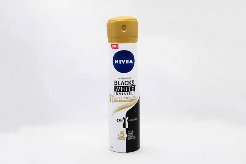 Nivea B&W Silky Smooth F/W Spray 150 Ml