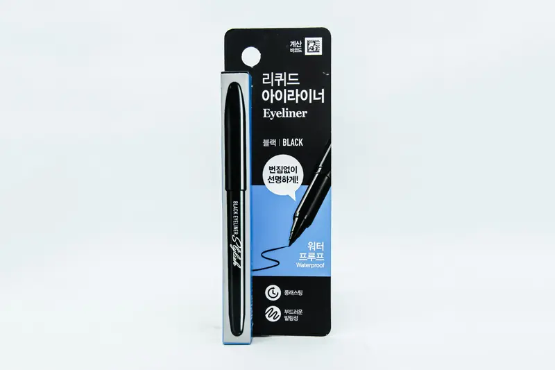 Stylish Black Water Proof Eye Liner 0.6 Ml