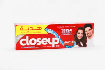 Close Up Hot Red T.Paste 100 Ml+ Brush Off